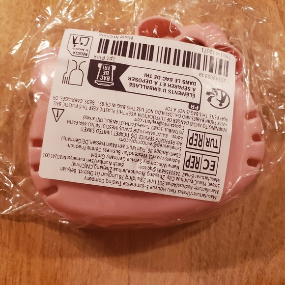 Sanrio Pink Hello Kitty Sandwich Mold - Picture 3 of 4